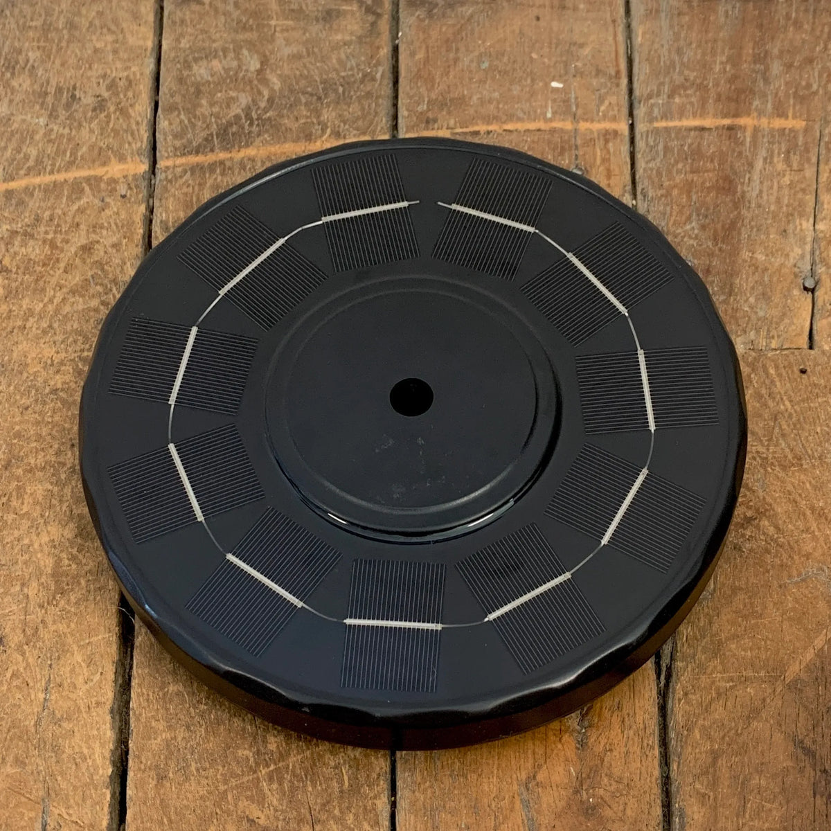 Disc in the Dark UV Solar-Powered Basket Light